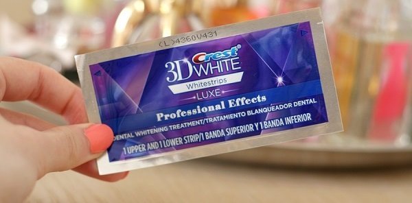 Zmodyfikowane paski wybielające Crest 2